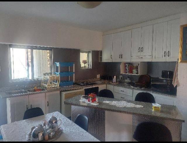 2 BEDROOM APARTMENT FOR SALE IN AMANZIMTOTI